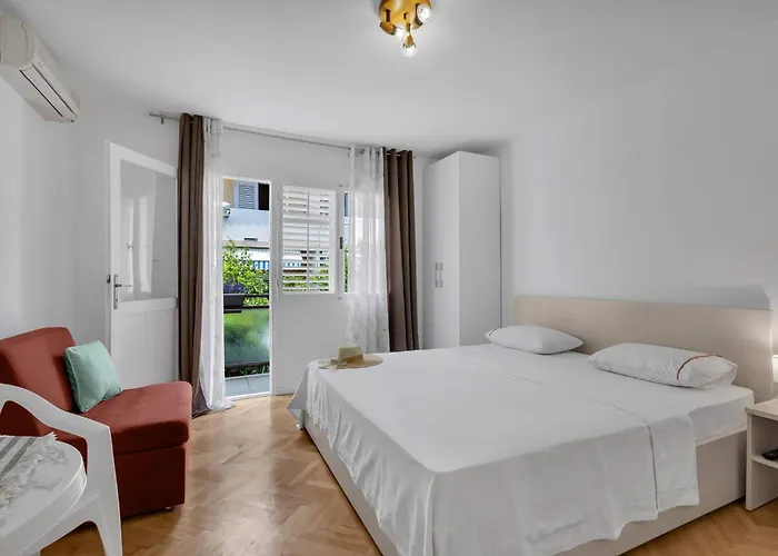 Urban * ماكارسكا