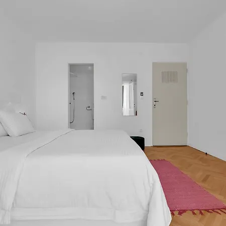 Urban * マカルスカ